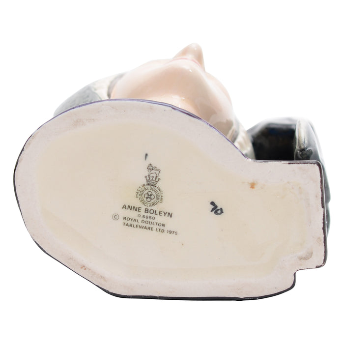 Anne Boleyn Small D6650