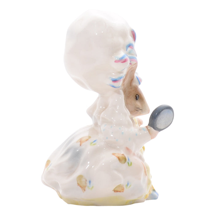 Lady Mouse Gold Oval Stamp sculpture
