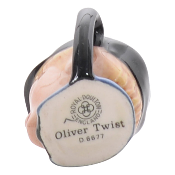 Oliver Twist tiny jug D6677