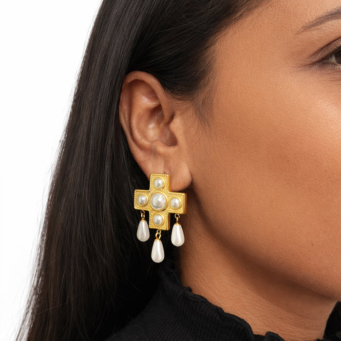 Pearl Radiance Gold Plated Earring