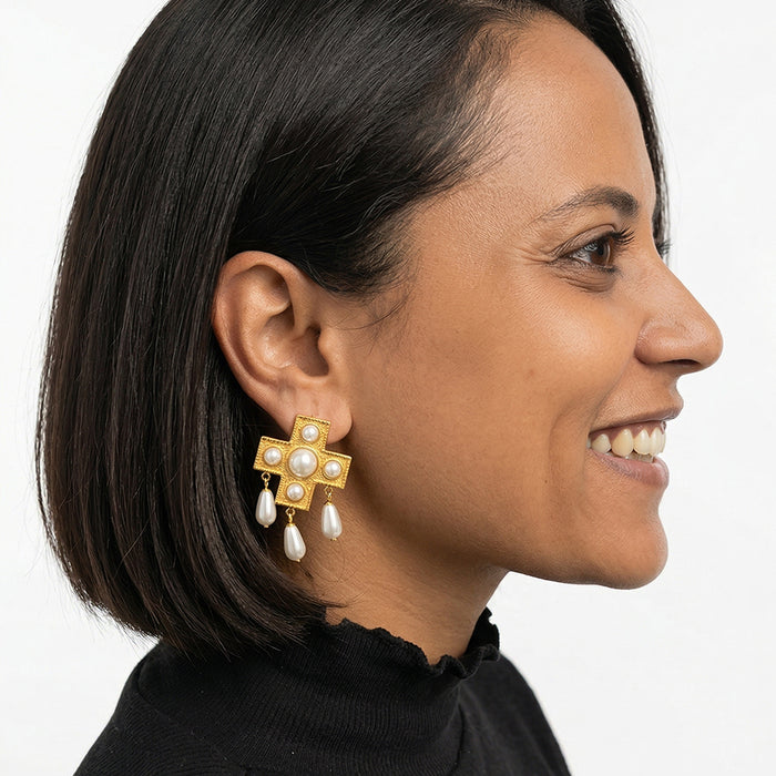 Pearl Radiance Gold Plated Earring