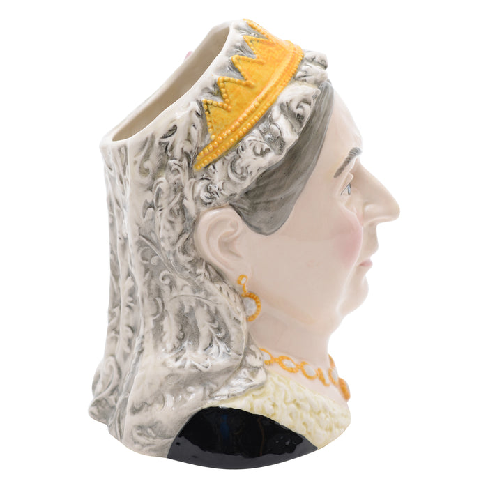 Queen Victoria Large D7152